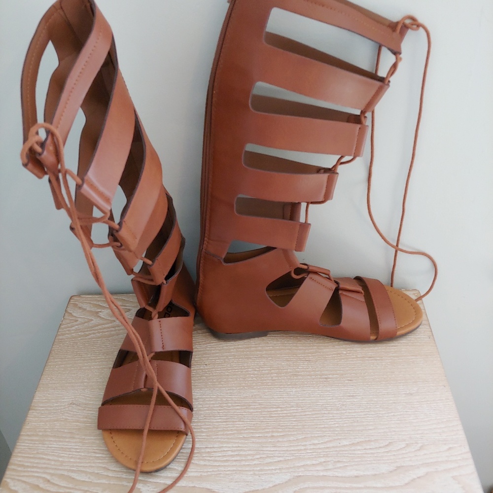 Shoes - Picture 2 of 4